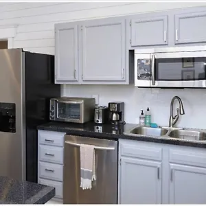 https://heart-of-highlands-3br-loft.hotels-louisville.com